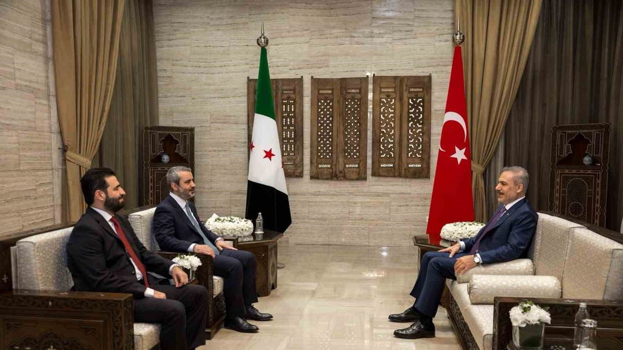 Şam'da üçlü istişare: Hakan Fidan, Esad Hasan Şeybani ve Enes Hattab buluştu