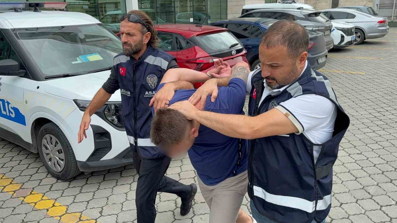 samsun’da aranan hükümlü saklandığı evde yakalandı, çok sayıda silah ele geçirildi