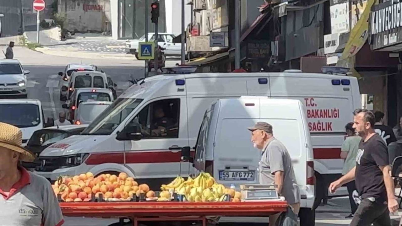 Samsun'da Çifte Hamam Caddesi'nde trafik kazası: motosiklet sürücüsü yaralandı