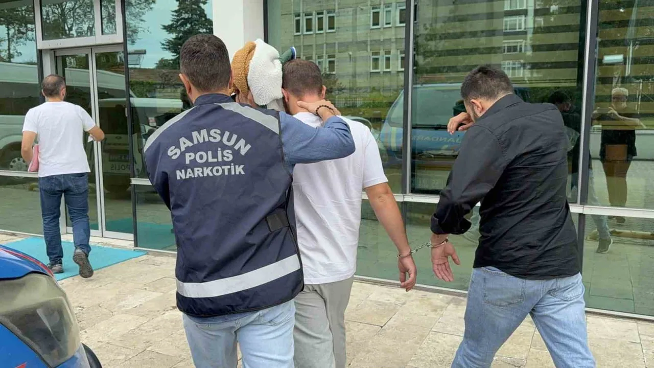 Samsun’da iki ilçede uyuşturucu operasyonu: iki şüpheli adliyeye sevk edildi