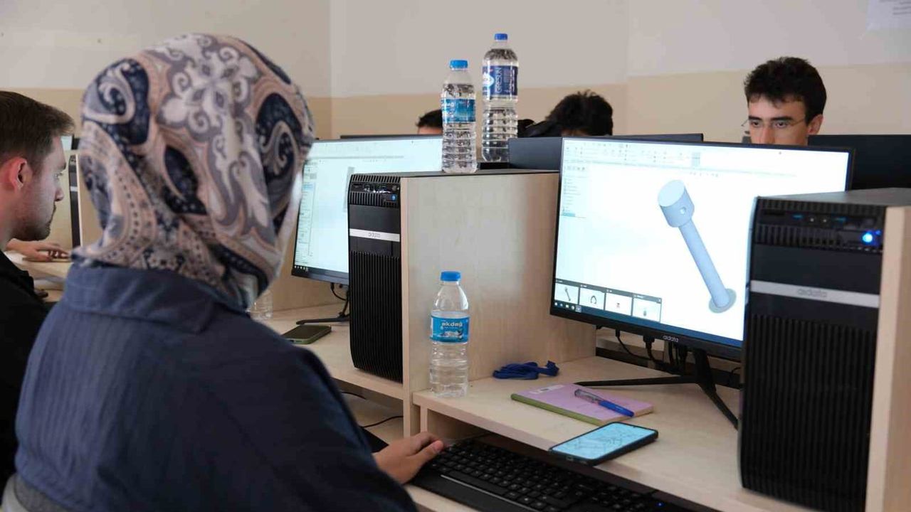 samsun'da medikal sanayi için tasarım ve üretim becerileri yerinde öğretiliyor