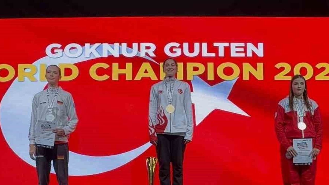 Samsunlu Göknur Gülten WAKO'da eski şampiyonu yenerek dünya şampiyonu oldu