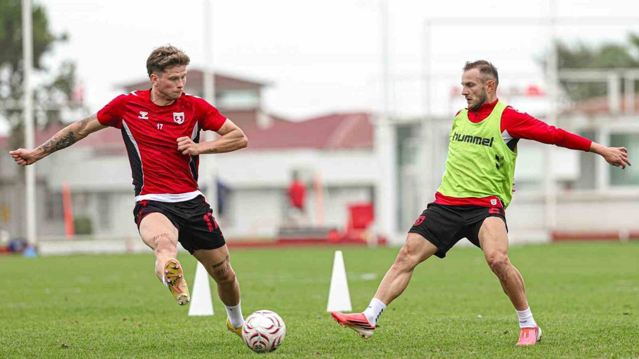 Samsunspor tesislerde hazırlık temposunu yükseltti: Erzurumspor FK maçına kuvvet ve pas çalışıldı