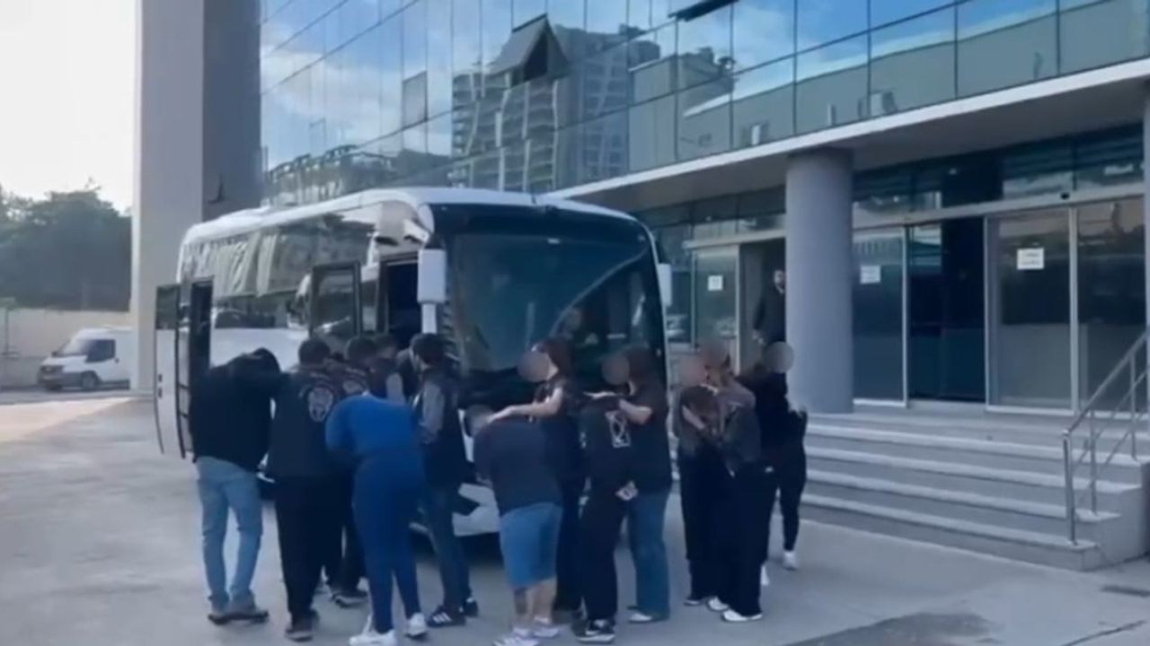 Sanal kadın profilleriyle evlilik vaadi: Bursa'da dolandırıcılık şebekesine operasyon