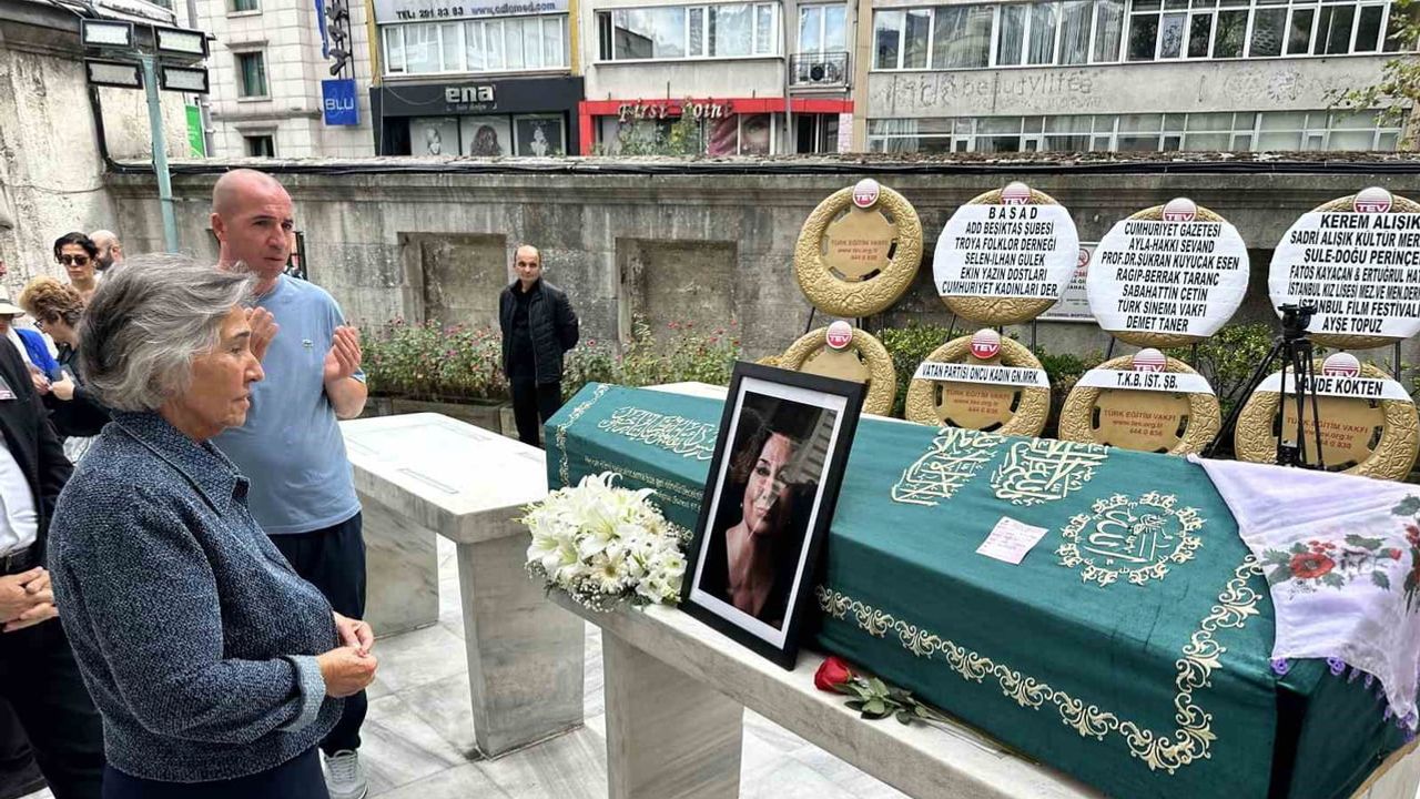 Sanat dünyası Gülsen Tuncer'i uğurladı
