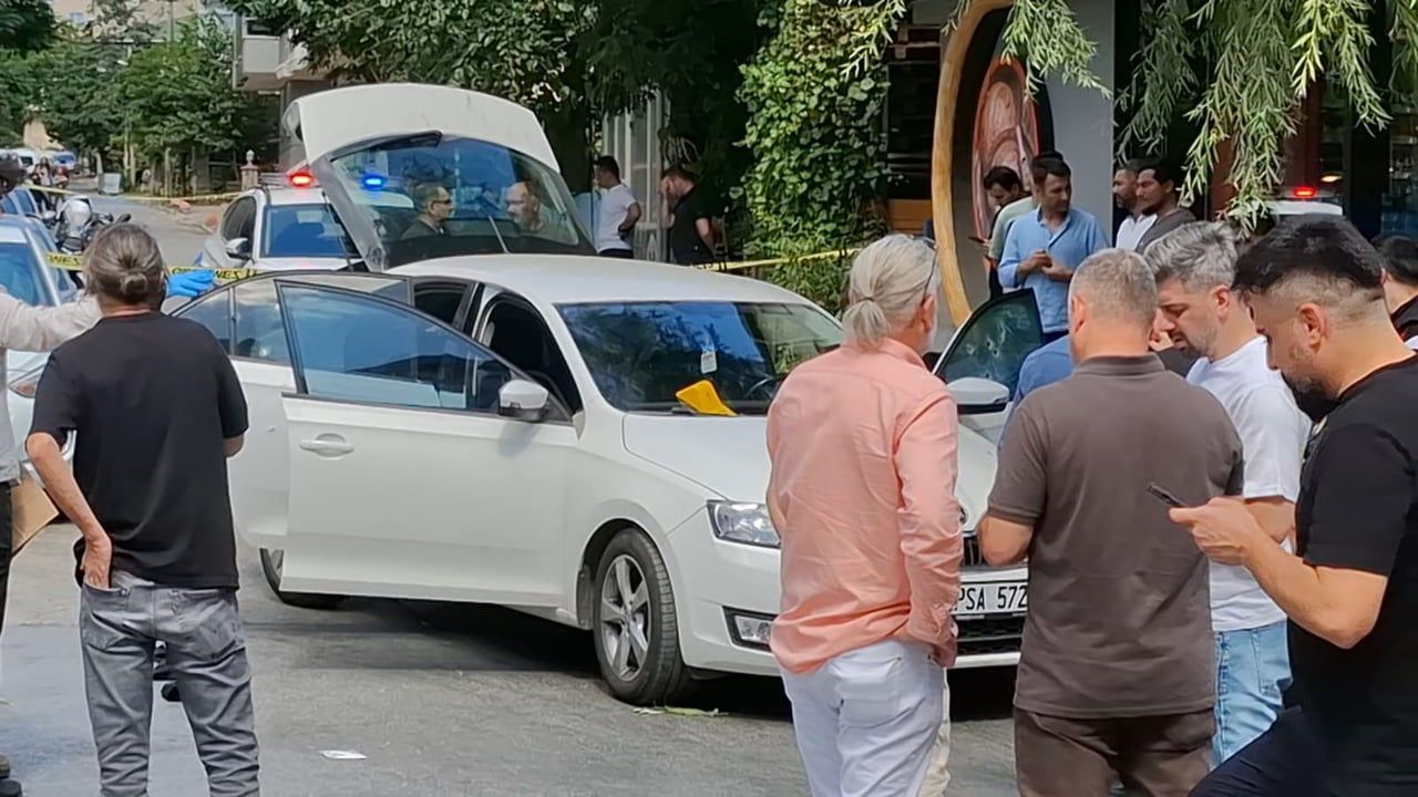 Sancaktepe’de cadde üzerinde silahlı saldırı: araçtaki sürücü hayatını kaybetti