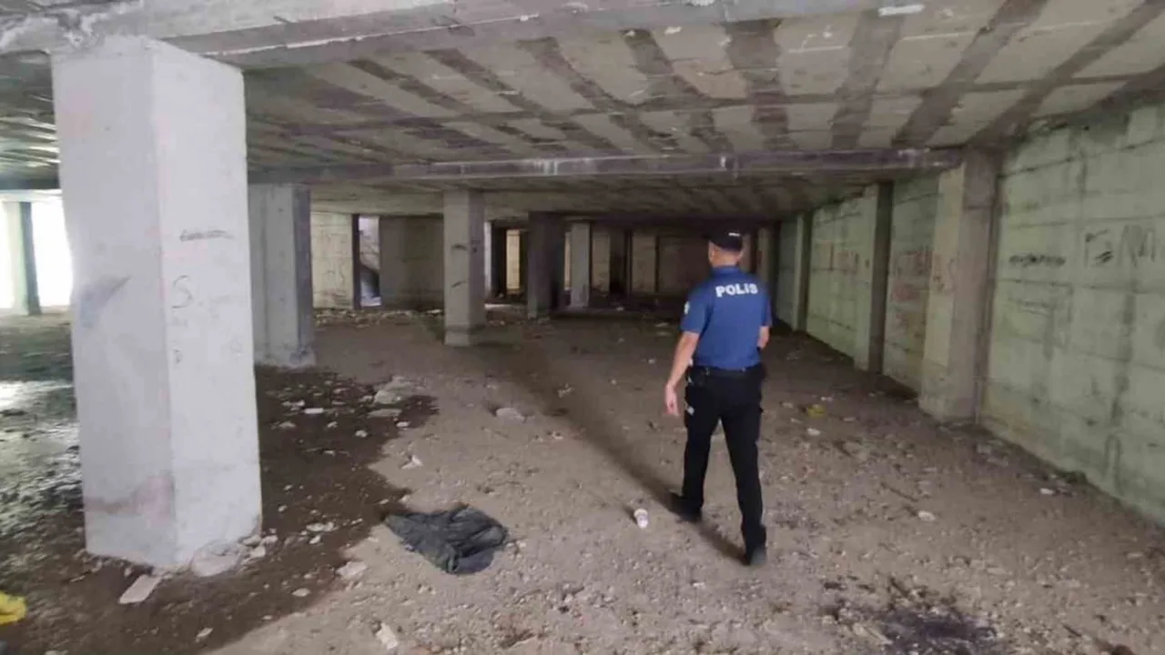 Sandıklı'da metruk binalarda polis denetimi