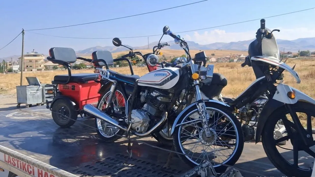 Sandıklı'da okul çevrelerinde motosiklet denetimleri sıkılaştırıldı
