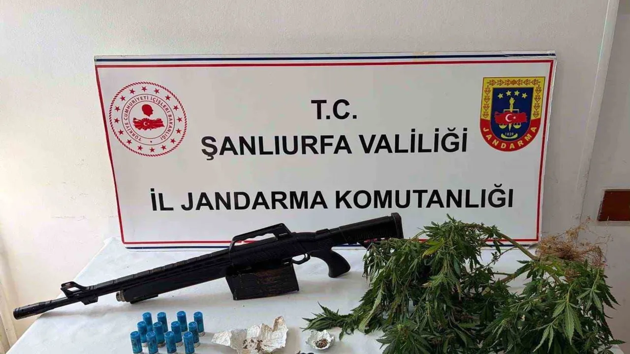 Şanlıurfa'da jandarma üç ilçede uyuşturucuya darbe: 5 gözaltı