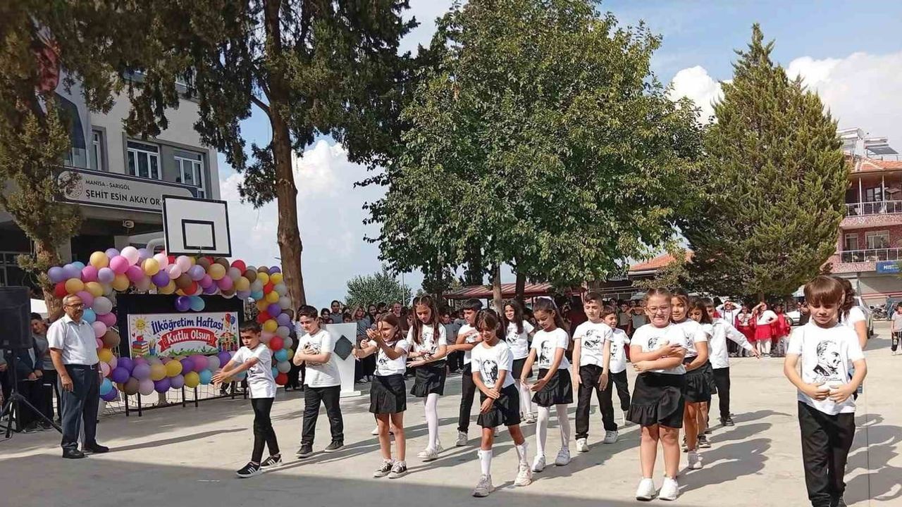 Sarıgöl'de ilköğretim haftası öğrencilerin gösterileriyle renklendi
