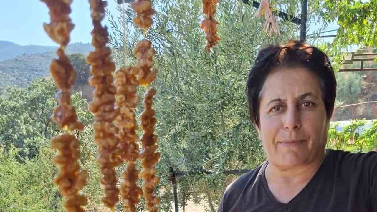 Sarıgöllü çift üzüm yerine cevizli sucukla gelir artırmayı hedefliyor