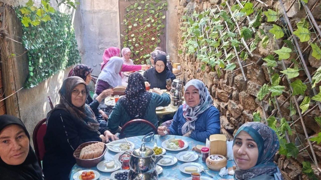 Sarıgöllü kadınlardan Bursa keşfi