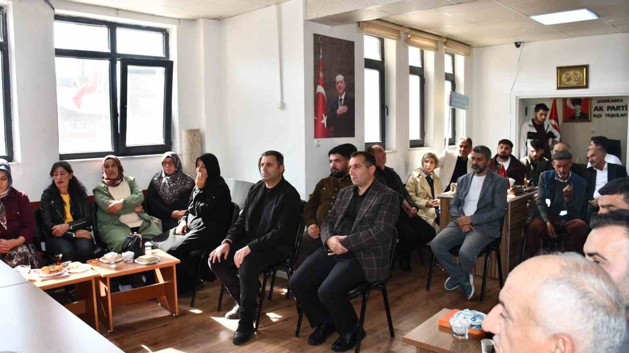 sarıkamış'ta esnaf ve teşkilatla doğrudan temas gerçekleştirdi
