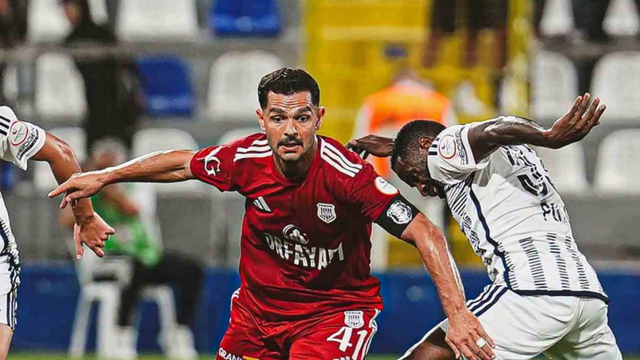 Sarıyer kırmızı kartın ardından Pendikspor'u 2-0 yendi