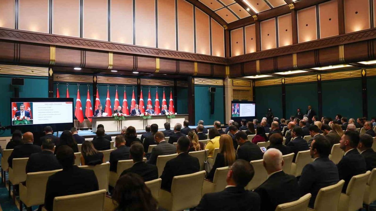 Savaş etkisi enflasyona atalet getirdi, programda fiyat istikrarı önceliği