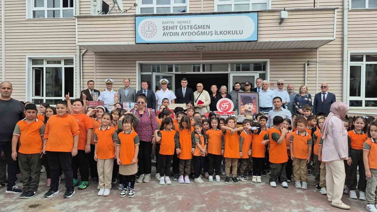 Şehidin adını taşıyan okulda kitap ve oyunlarla vefa buluşması