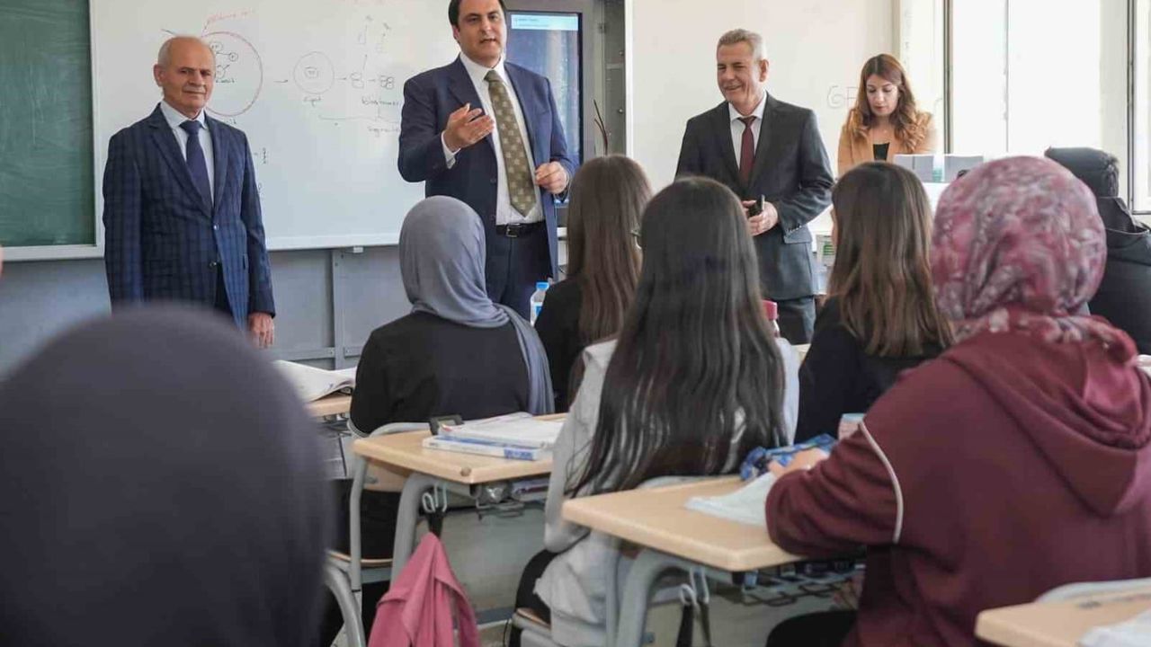Şehir dışına eğitim yolculuğunda ilk bilet belediyeden
