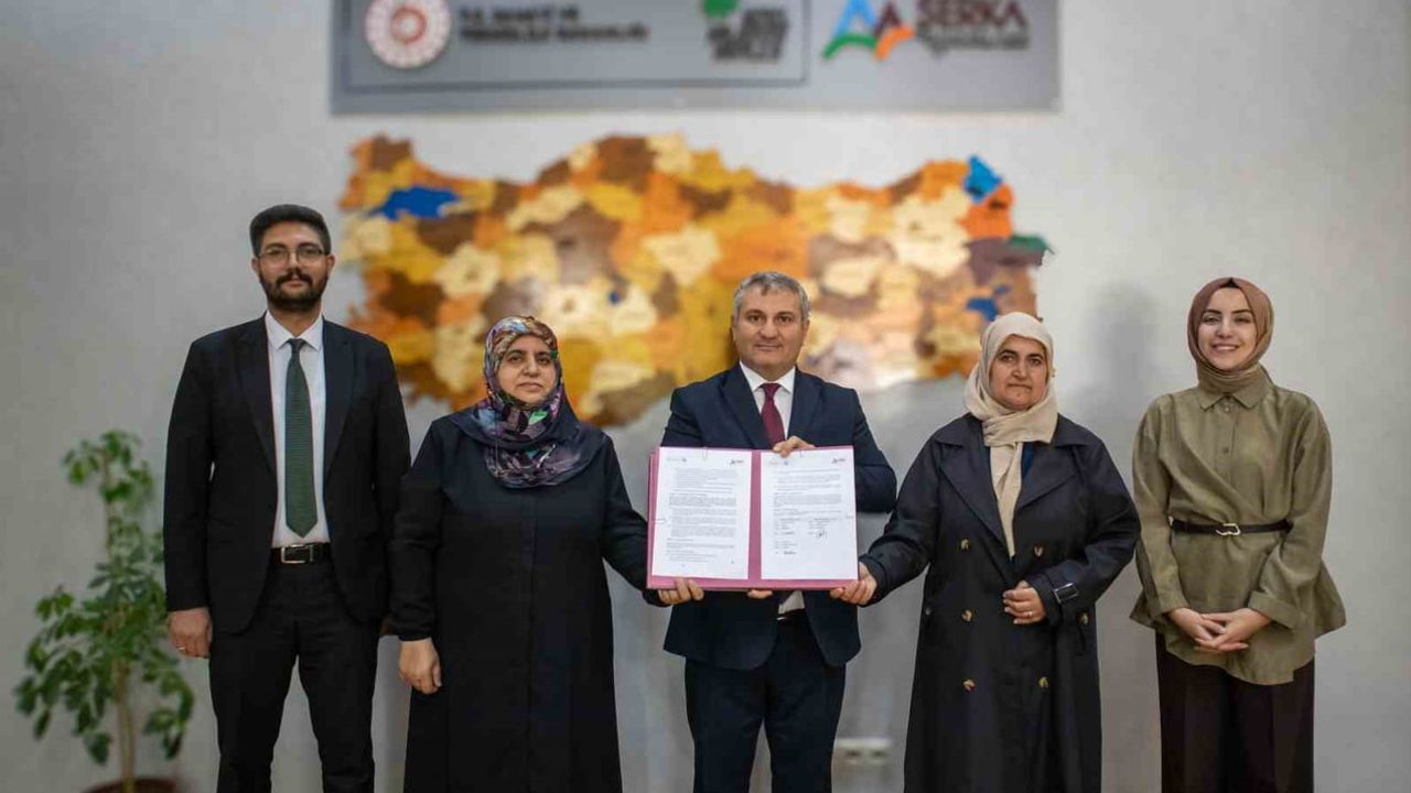 Serhat Kalkınma Ajansı'ndan Sarıkamışlı kadınlara çikolata üretim desteği