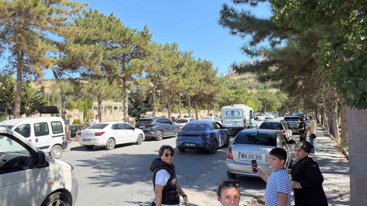 Serhat Kılıç son yolculuğunda sevenleriyle vedalaştı
