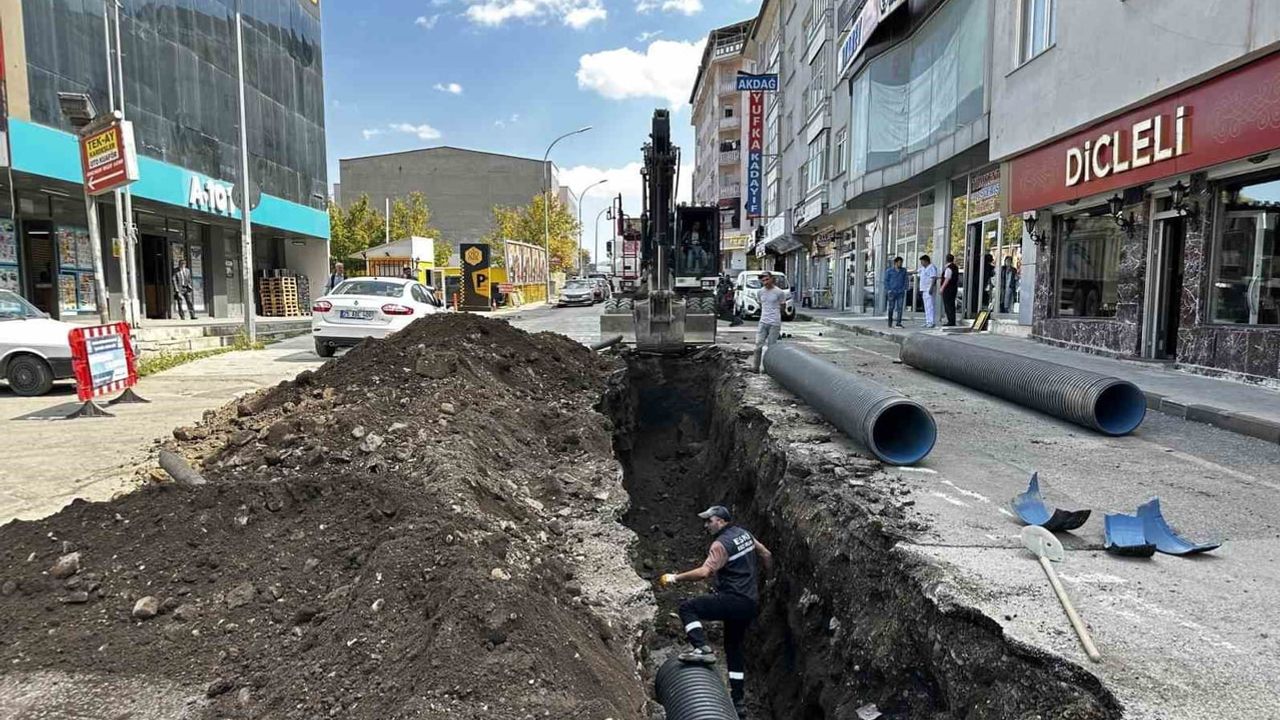 Şerif Efendi Caddesi'nde modernizasyon tamamlandı: kanalizasyon hatları dayanıklı borularla yenilendi
