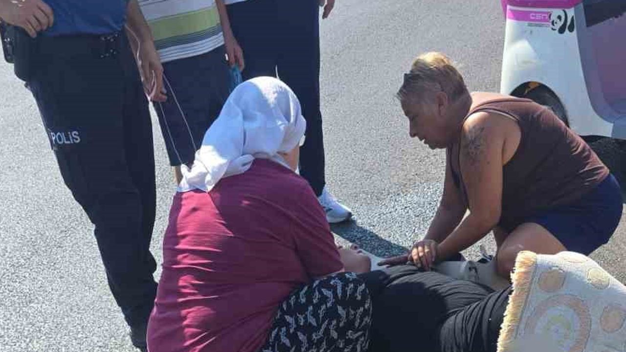 Serik'te üç tekerlekli motosikletle hafif ticari araç çarpıştı, sürücü yaralandı