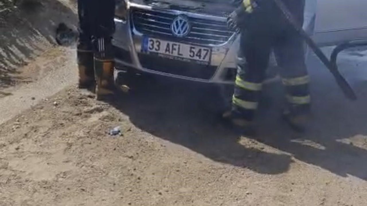 Seyir halindeki otomobil Beşiri yolu üzerinde alev aldı