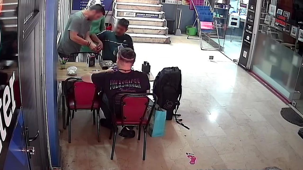 Seyyar satıcının tanıtımı esnafı kısa süreli şoka uğrattı