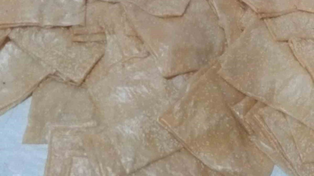 Sezon geldi: Çermik'te güneşte kuruyan pestil tezgahları açıldı