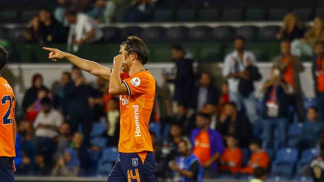 Shomurodov'dan iki gol, Başakşehir'de güven tazelendi