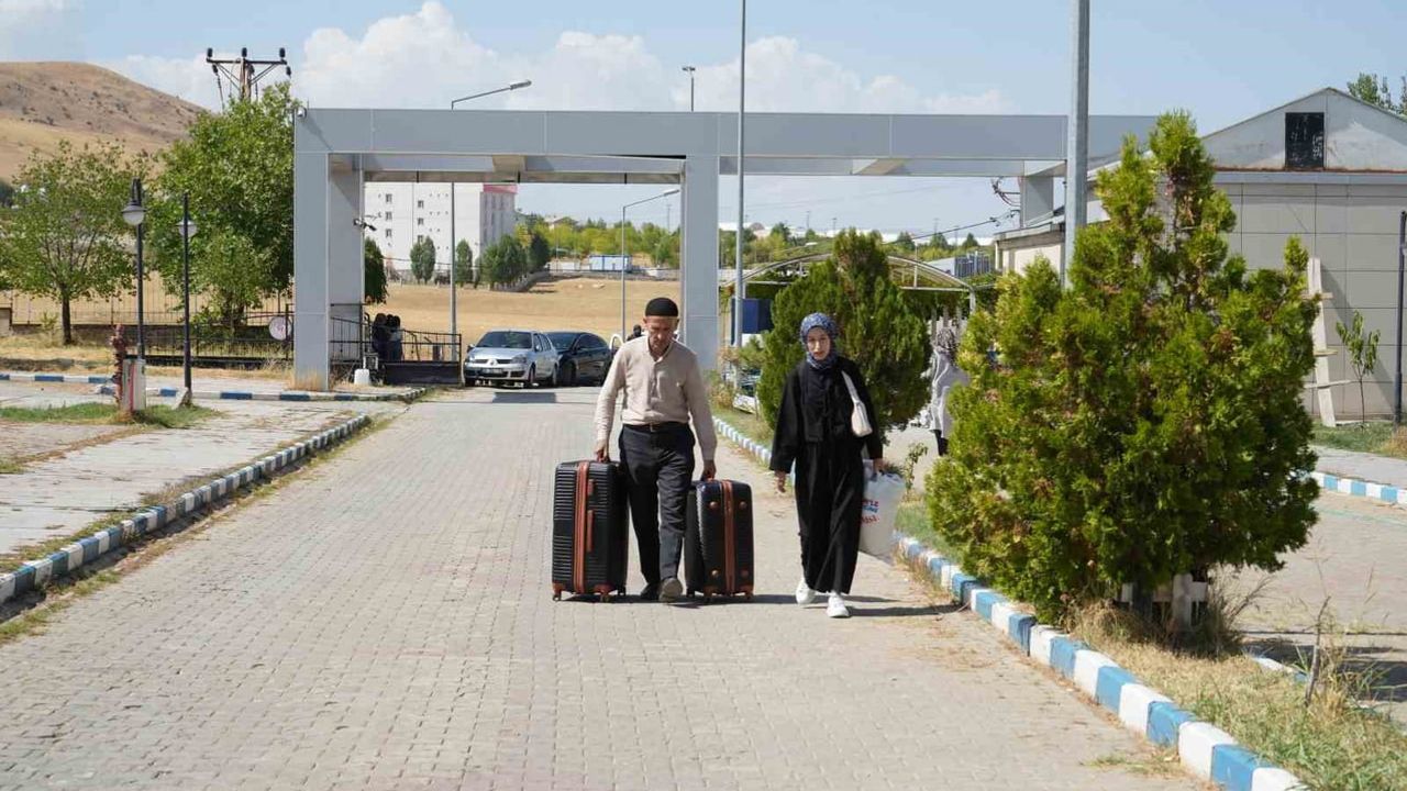 Sıcak karşılama ağı Muş'ta öğrencilere destek oluyor