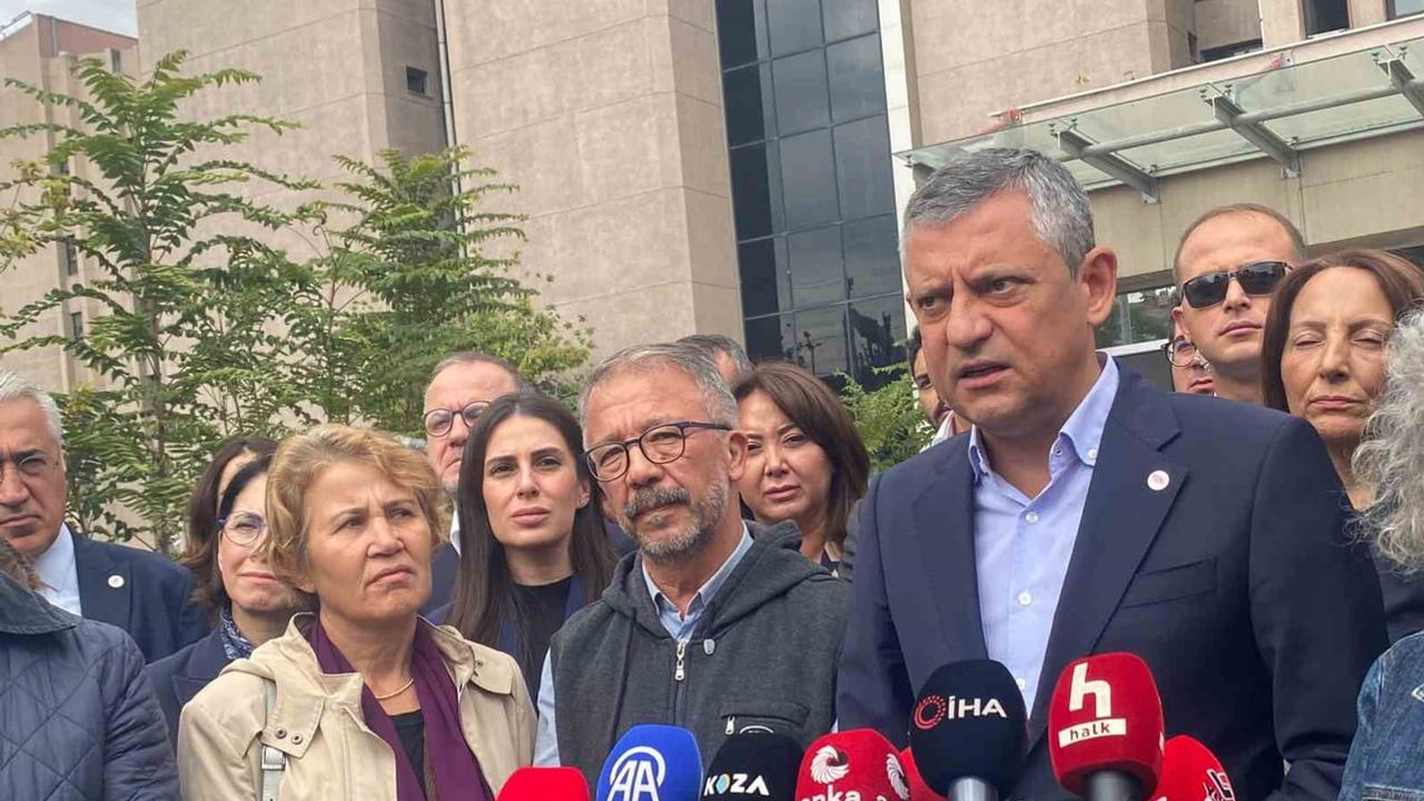 Sıhhiye adliyesi'nde 10 Ekim davası: Yeni Parti lideri Özgür Özel adliyede