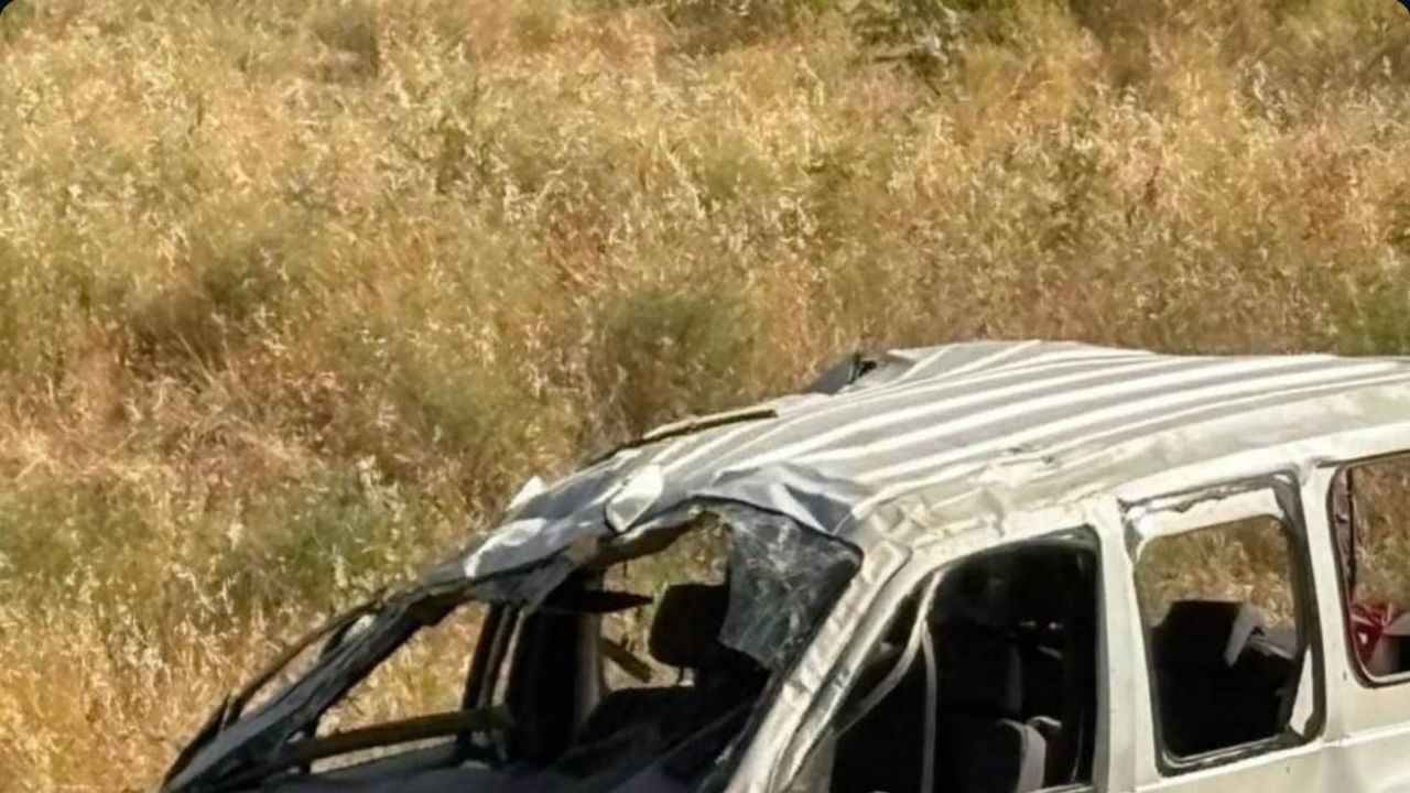 Siirt’te kontrolden çıkan hafif ticari araç devrildi: sürücü tedaviye alındı