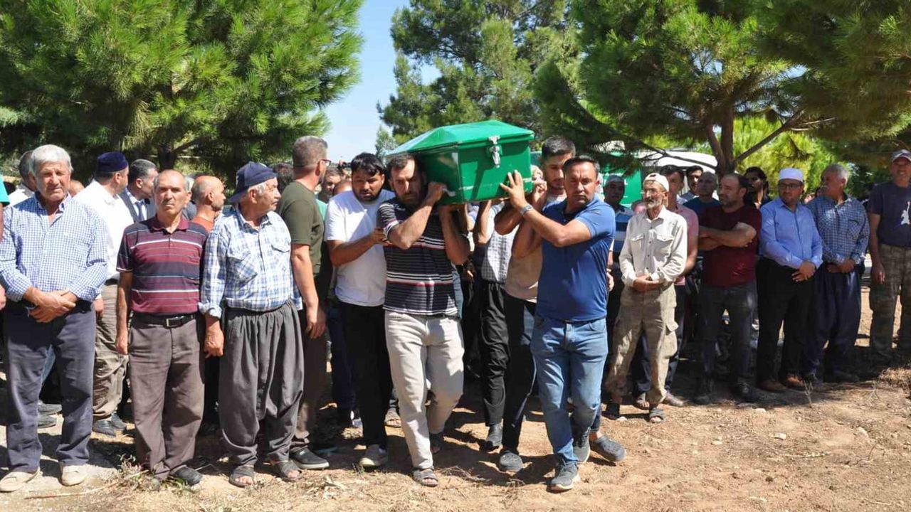 Silifke'de eşinin yanına defnedilen Şerif Özdemir için tören düzenlendi