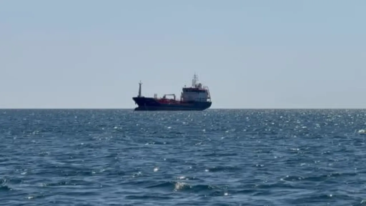 Silivri açıklarında gemi çarpışması: ALSU hasarsız kurtulup çekildi