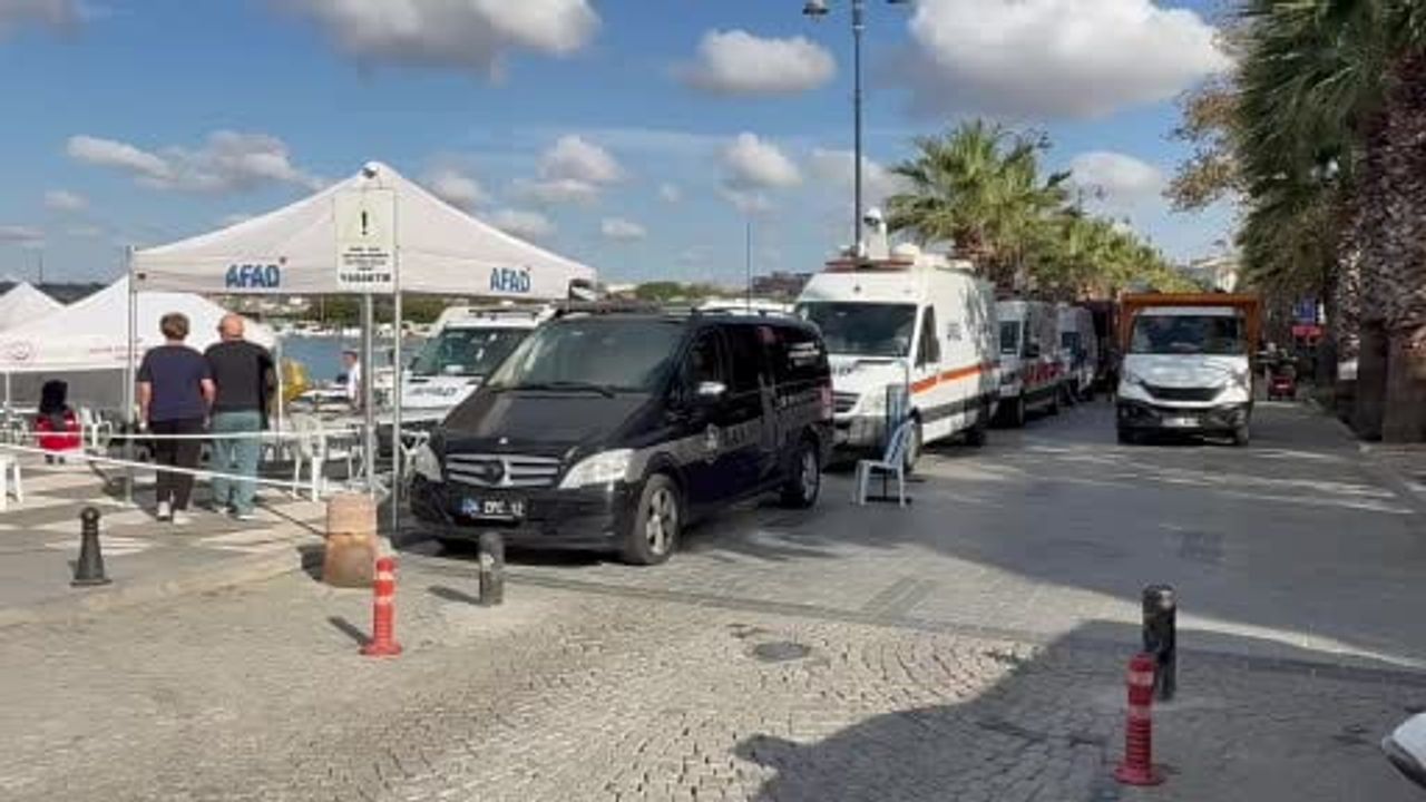 Silivri açıklarında gemi kazasının üçüncü gününde arama kurtarma çalışmaları sürüyor
