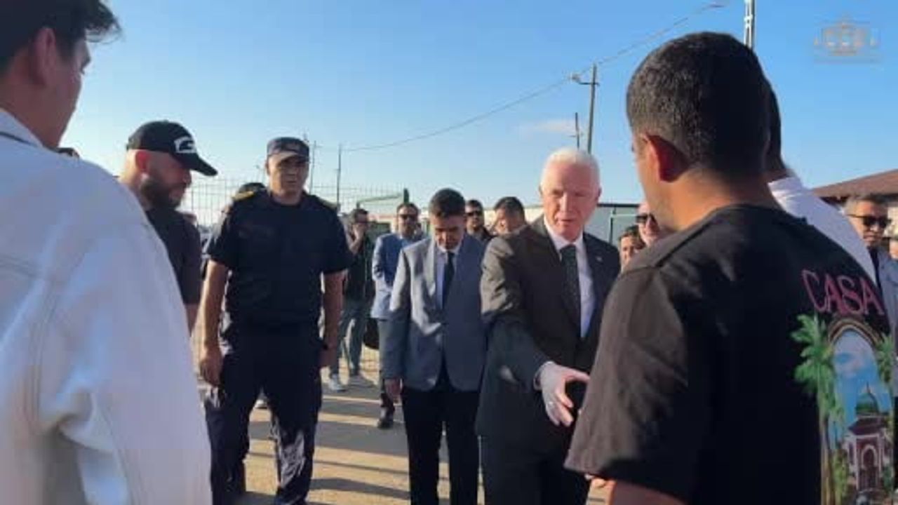 Silivri'de arama 4. günde: vali Davut Gül TCG Akın'da ekiplerden bilgi aldı