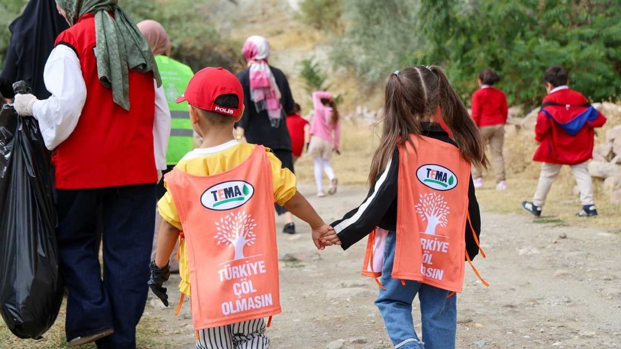 Sille'de 'temiz mahalle' için geniş katılımlı temizlik hareketi