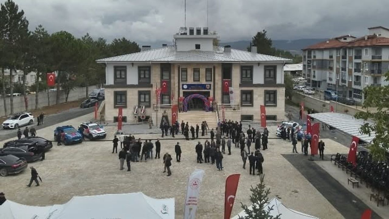 Simav'da yeni hizmet: Jandarma karargahı törenle hizmete girdi