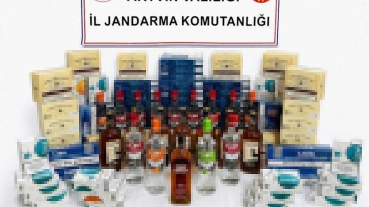 Sınır kentinde kaçakçılığa ağır darbe: 25 gözaltı, binlerce paket sigara ele geçirildi