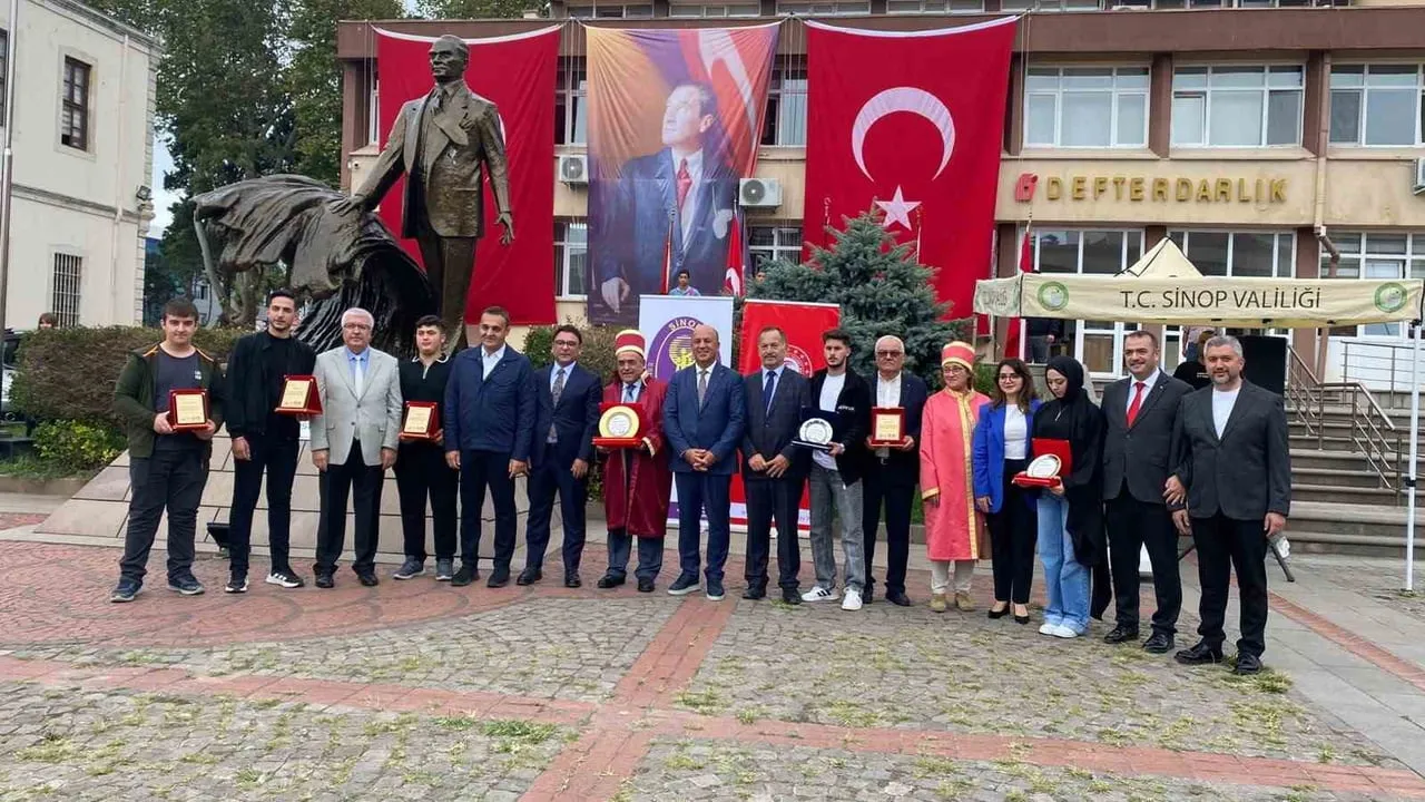Sinop'ta ahilik mirası kutlandı: yılın ahisi kaftanla onurlandırıldı