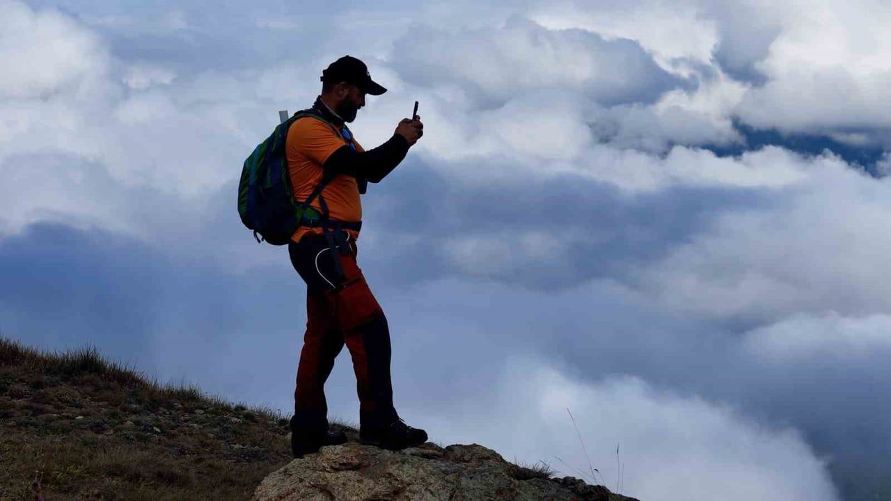Sis bulutlarının üstüne yürüyüş: Tokçam'dan Sarıç Dağı'na 2 bin 517 metre tırmanış