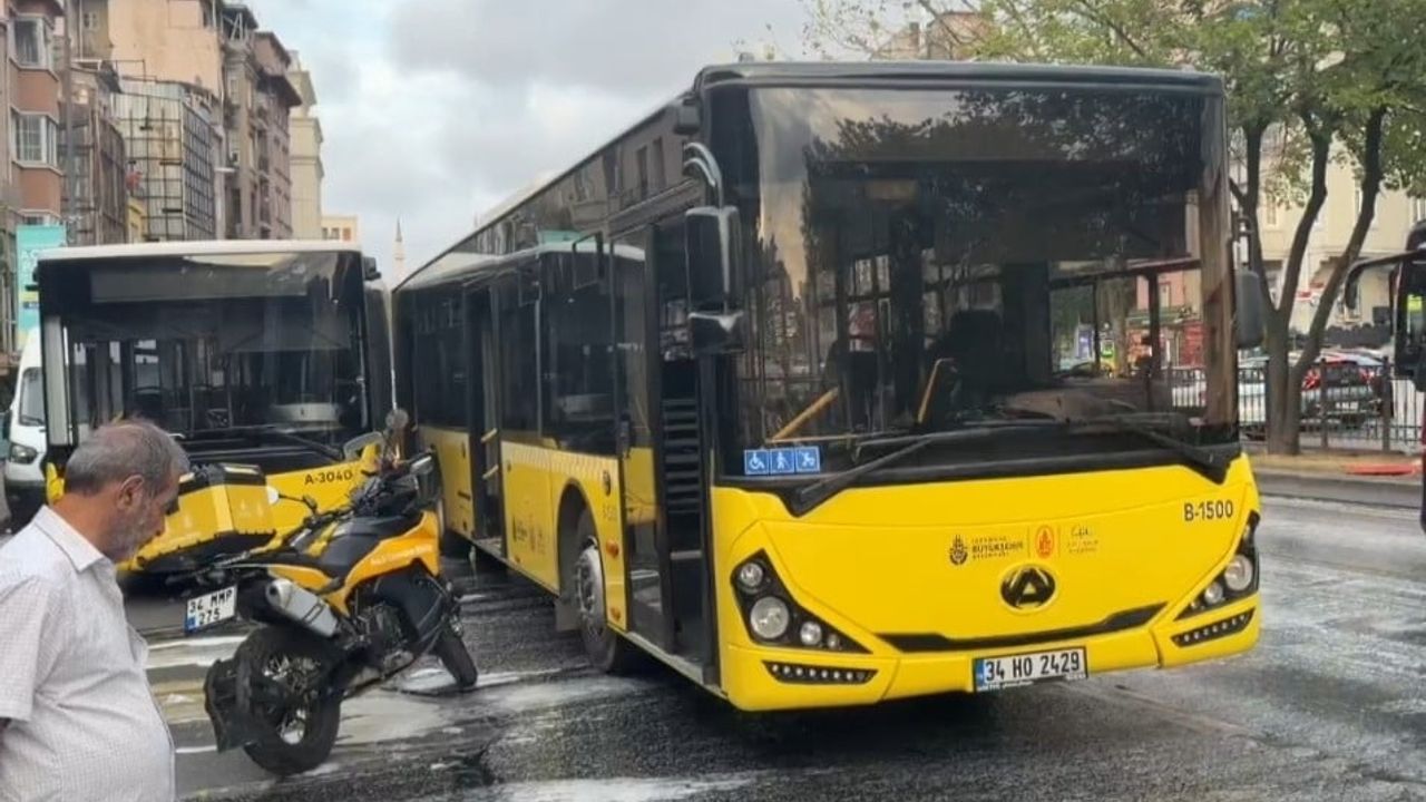 Şişhane'de durağa yanaşan İETT otobüsü çarpışması, yola yağ dökülmesine yol açtı