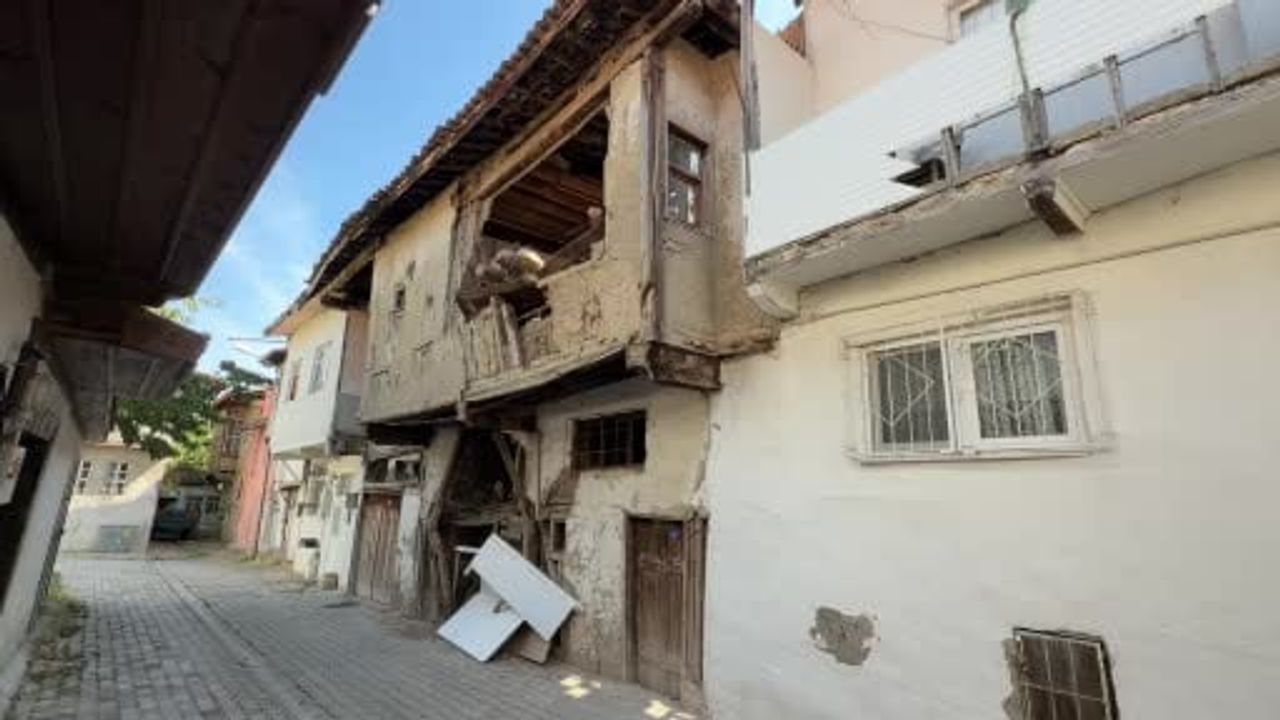 Sit alanı engeliyle onarılamayan konaklar yıkım riski altında