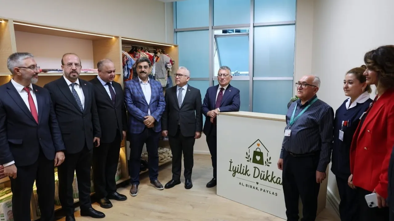 Sivas Numune'de iyilik dükkanı ile hastane dayanışması güçleniyor