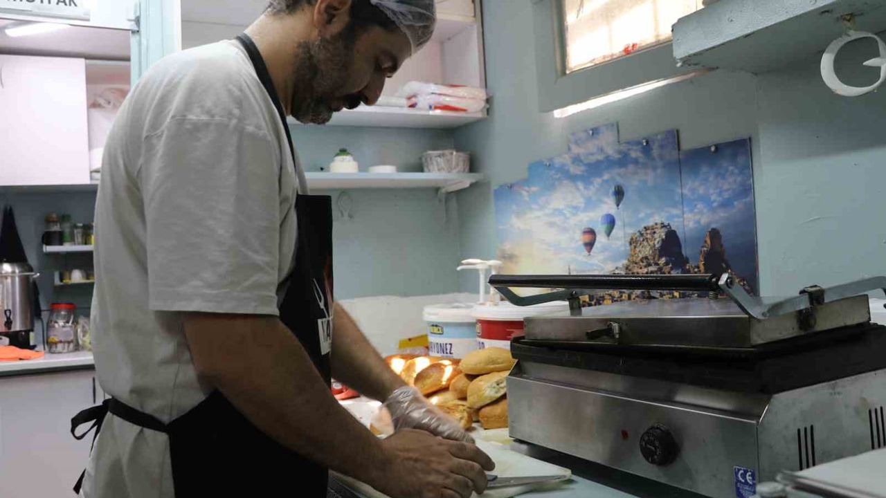 Sivas'ta askıda tost kampanyası üç yıldır sürüyor