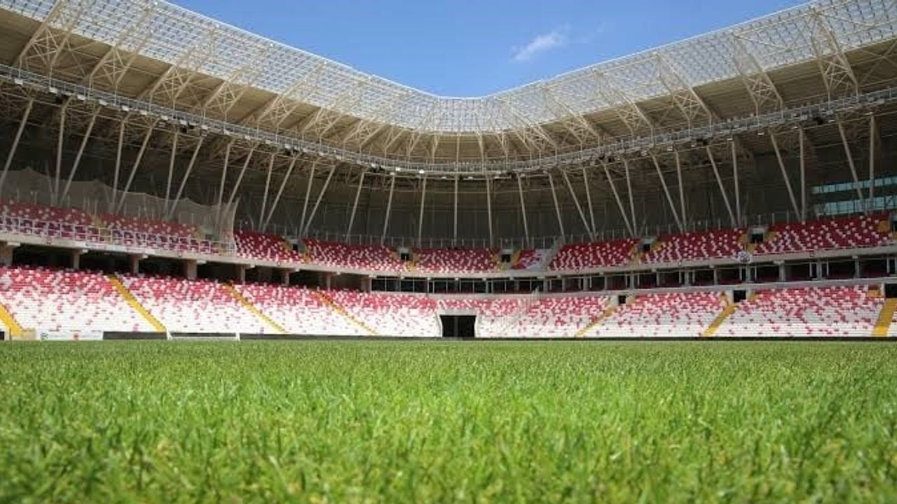 Sivas'ta maç öncesi uyarı: stadyum otoparkında tarım fuarı nedeniyle ulaşım düzenlemesi