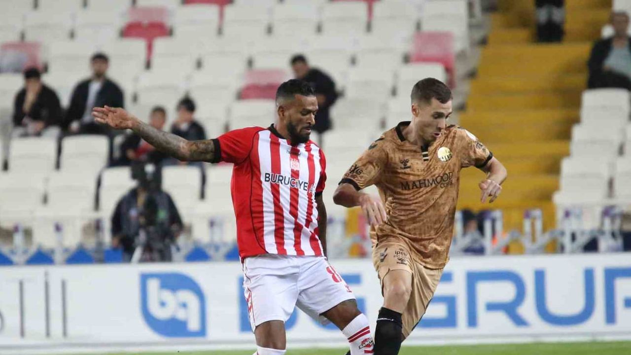Sivasspor bitime doğru geri döndü, evinde 2-2'lik eşitlik