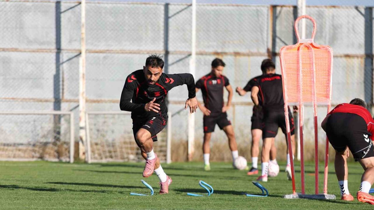 Sivasspor taktik provasını tamamladı, Mardin 1969 maçı öncesi son idman