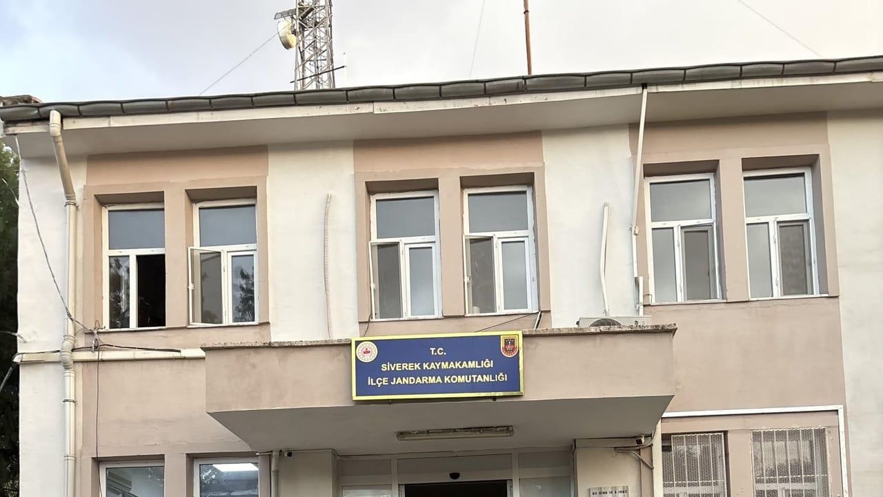 Siverek'te 'kasten öldürme' hükümlüsü jandarma operasyonuyla adliyeye sevk edildi