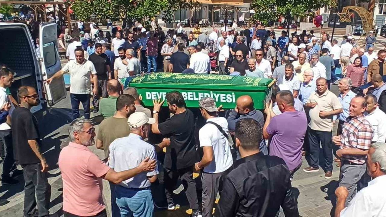 Siyaset ve iş dünyası Devrek'te son vedada buluştu